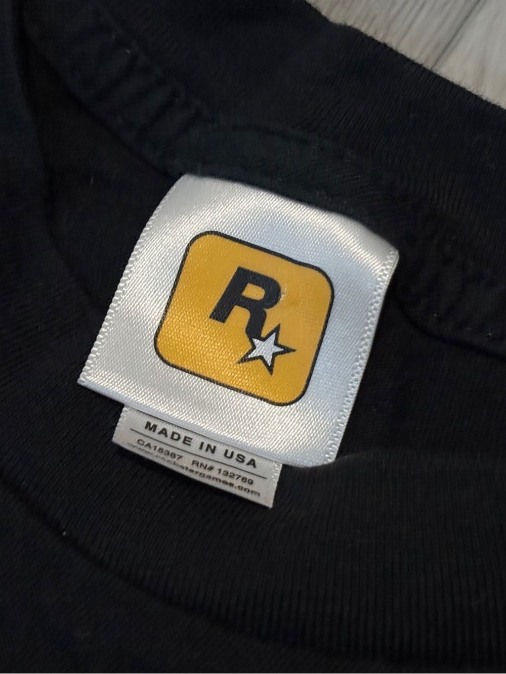 Rockstar Games Red Dead Redemption 2 Outlaws For Life Promo T-Shirt Size Small - Picture 4 of 7